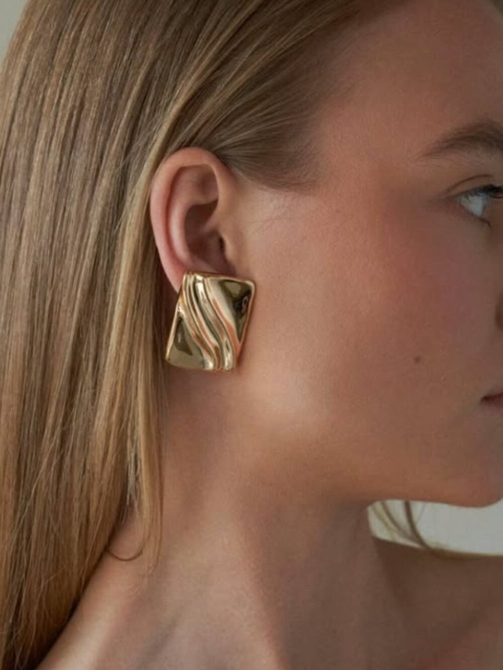 Lili Claspe Adva Clip On Earrings